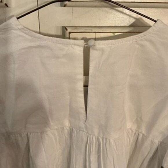 Crown & Ivy Flutter Sleeve Embroidered Top Sz M Lined Boho Babydoll - Picture 11 of 12